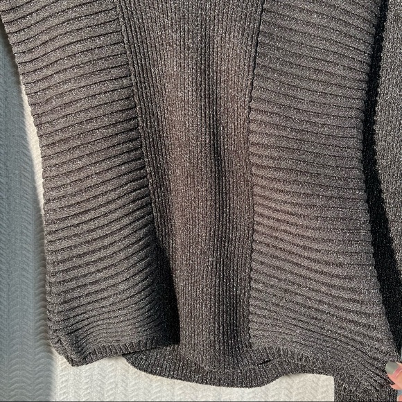 inc international concepts / grey and silver long sleeve deep v neck sweater - Picture 3 of 8